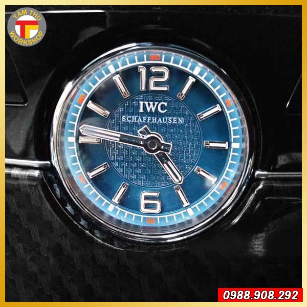đồng hồ IWC Mercedes nền